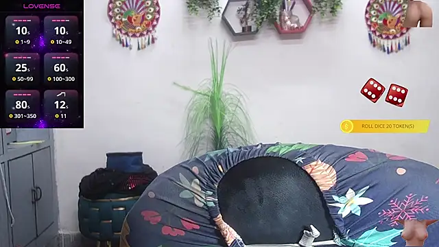 Snapshot of Sexy_komolika chatting on November 8, 2025, 1:55 pm Sexy komolika online show from November 8, 2025, 1:55 pm