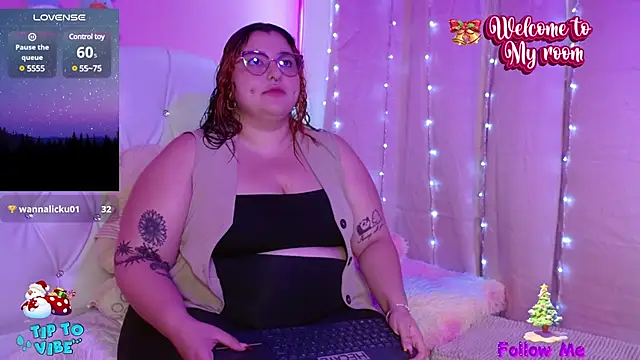 Snapshot of HECATE_23 chatting on December 31, 2024, 1:41 pm HECATE 23 online show from December 31, 2024, 1:41 pm