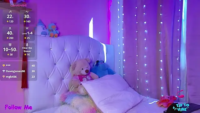 Snapshot of HECATE_23 chatting on January 14, 2025, 7:21 pm HECATE 23 online show from January 14, 2025, 7:21 pm