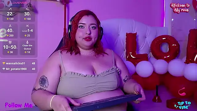 Snapshot of HECATE_23 chatting on February 15, 2025, 4:56 pm HECATE 23 online show from February 15, 2025, 4:56 pm