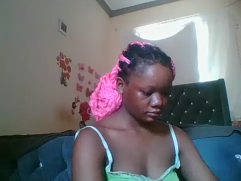 HotJeylee online show from December 16, 2025, 2:11 pm