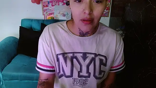 kronikafuckass online show from September 19, 2025, 1:23 pm