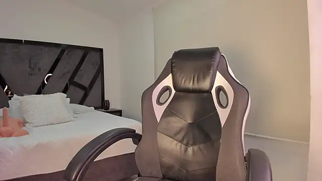 CamilaPreston online show from April 20, 2026, 7:00 am