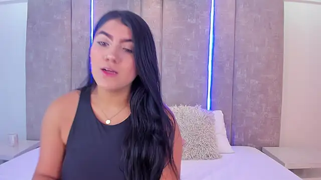 PaulinaDuarte online show from February 3, 2025, 11:42 am