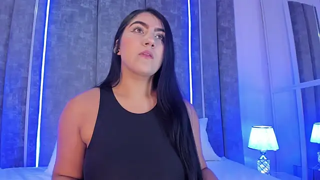 PaulinaDuarte online show from March 3, 2025, 12:16 pm