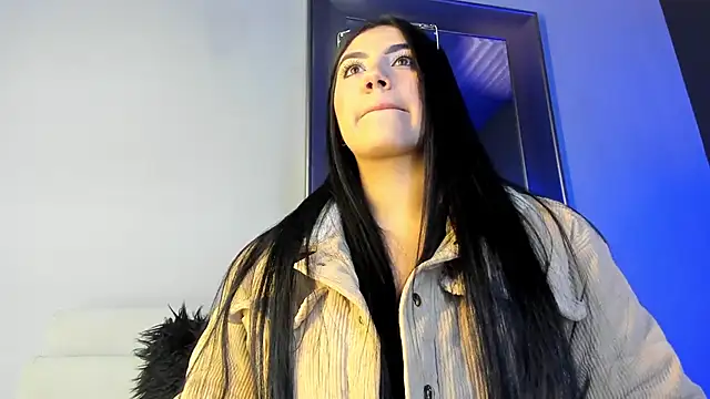 PaulinaDuarte online show from September 29, 2025, 11:37 am