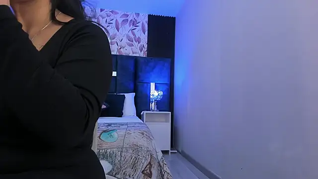 PaulinaDuarte online show from November 7, 2025, 11:21 am