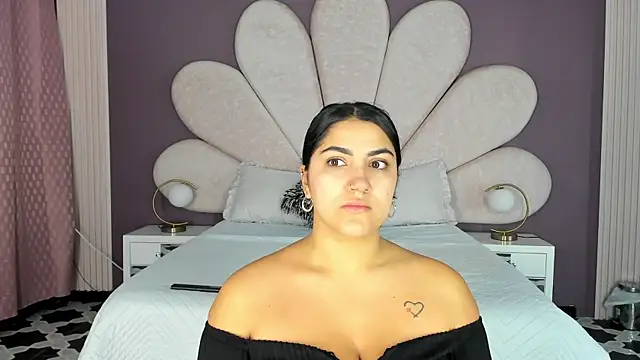 PaulinaDuarte online show from November 20, 2025, 11:10 am