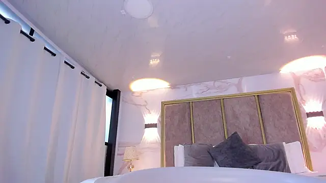 Snapshot of PaulinaDuarte chatting on May 8, 2026, 11:37 am PaulinaDuarte online show from May 8, 2026, 11:37 am