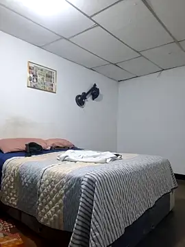 andresbigcock9 online show from April 27, 2026, 1:03 am