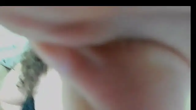 Snapshot of KarolineJoyy chatting on May 28, 2026, 7:33 pm KarolineJoyy online show from May 28, 2026, 7:33 pm