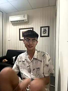 mumuowl online show from September 19, 2025, 4:29 pm