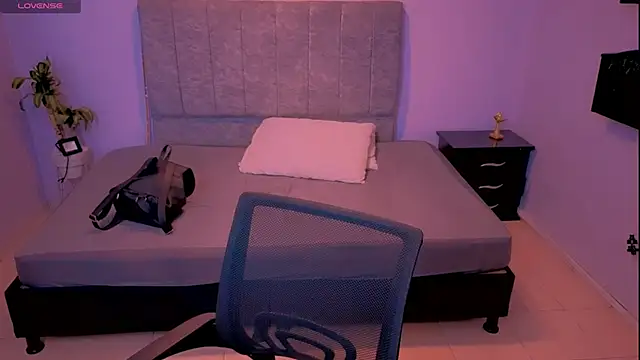 Snapshot of Lana_stone_ chatting on November 22, 2025, 3:05 am Lana stone online show from November 22, 2025, 3:05 am