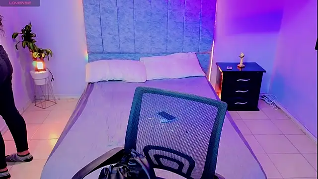 Snapshot of Lana_stone_ chatting on November 25, 2025, 3:28 am Lana stone online show from November 25, 2025, 3:28 am