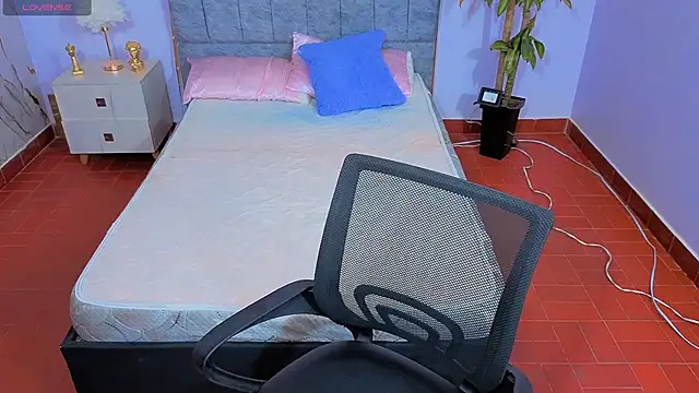 Snapshot of Lana_stone_ chatting on January 11, 2026, 3:33 am Lana stone online show from January 11, 2026, 3:33 am