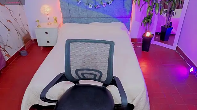 Snapshot of Lana_stone_ chatting on February 28, 2026, 4:24 am Lana stone online show from February 28, 2026, 4:24 am