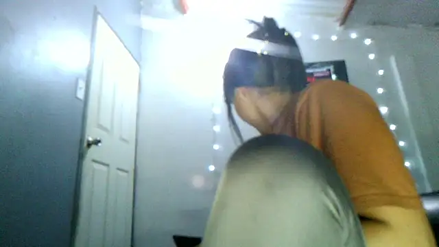 linzeysmith4 online show from March 13, 2026, 3:46 am