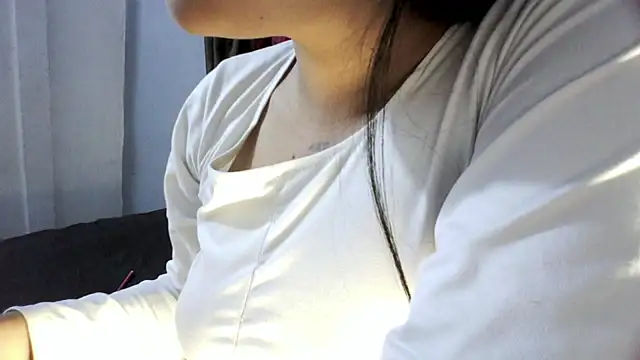 Snapshot of linzeysmith4 chatting on May 30, 2026, 7:49 am linzeysmith4 online show from May 30, 2026, 7:49 am