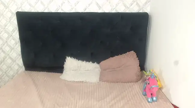 Emma-Wilson online show from February 21, 2025, 10:59 pm