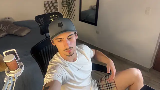 David Brown18 online show from April 7, 2026, 3:29 am