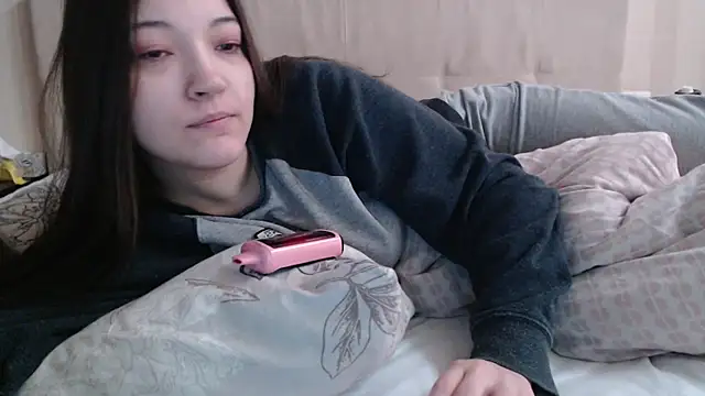 AlisaDevis online show from February 22, 2026, 7:19 am