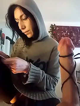 freyamoret online show from March 14, 2025, 1:57 pm