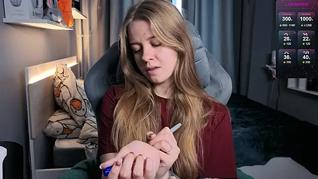 Snapshot of candy_maggie chatting on February 13, 2025, 12:54 pm candy maggie online show from February 13, 2025, 12:54 pm