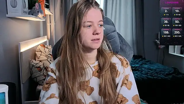 Snapshot of candy_maggie chatting on March 10, 2025, 9:43 am candy maggie online show from March 10, 2025, 9:43 am