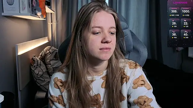 Snapshot of candy_maggie chatting on March 13, 2025, 9:10 am candy maggie online show from March 13, 2025, 9:10 am