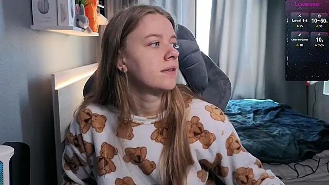 Snapshot of candy_maggie chatting on March 17, 2025, 8:40 am candy maggie online show from March 17, 2025, 8:40 am