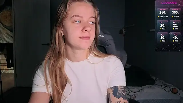 Snapshot of candy_maggie chatting on September 8, 2025, 4:17 pm candy maggie online show from September 8, 2025, 4:17 pm