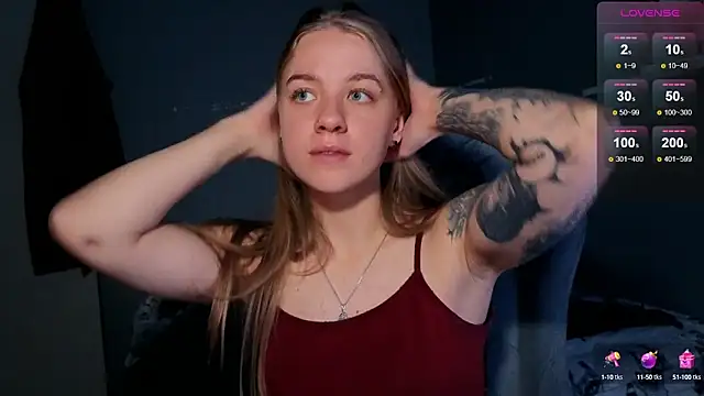 Snapshot of candy_maggie chatting on October 15, 2025, 9:04 pm candy maggie online show from October 15, 2025, 9:04 pm