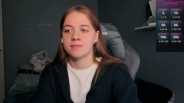 Snapshot of candy_maggie chatting on November 14, 2025, 8:13 am candy maggie online show from November 14, 2025, 8:13 am