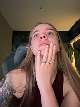 Snapshot of candy_maggie chatting on January 10, 2026, 1:02 pm candy maggie online show from January 10, 2026, 1:02 pm