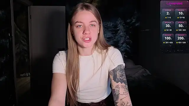 Snapshot of candy_maggie chatting on January 14, 2026, 6:30 am candy maggie online show from January 14, 2026, 6:30 am