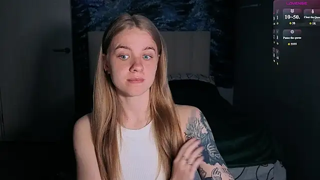 Snapshot of candy_maggie chatting on May 15, 2026, 7:10 pm candy maggie online show from May 15, 2026, 7:10 pm
