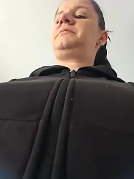 KristenVega online show from March 6, 2025, 3:24 pm