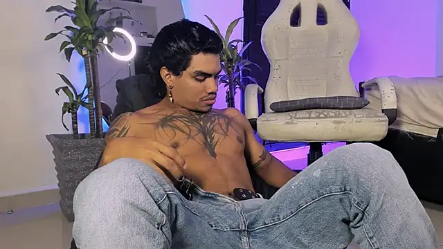 Young laroi online show from December 10, 2024, 6:44 am