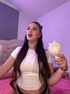 EmilyS   online show from January 17, 2025, 10:23 pm