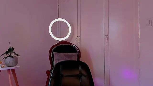 cuddlingbunny online show from December 12, 2024, 7:59 pm