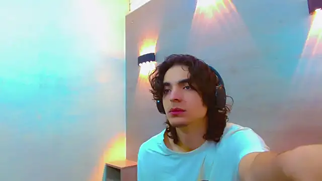 Sr BonnyEthan online show from November 14, 2025, 1:54 pm