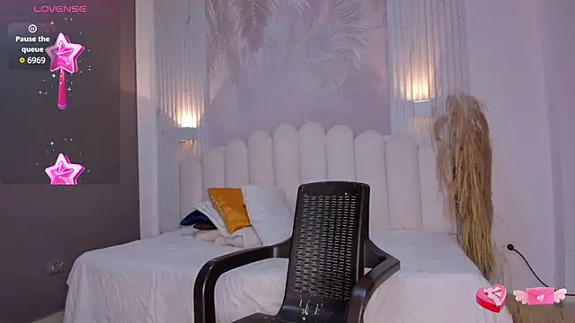 NastassjaCandy online show from April 21, 2026, 7:28 pm