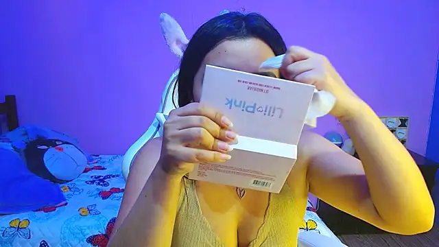 Isa-Jones online show from October 11, 2025, 11:36 pm