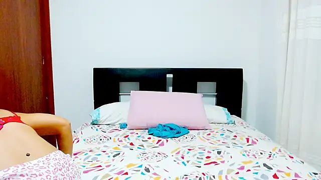 emely sexx20 online show from March 17, 2025, 11:32 pm