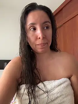 Snapshot of emely_sexx20 chatting on May 18, 2026, 6:03 pm emely sexx20 online show from May 18, 2026, 6:03 pm