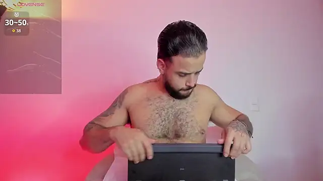 jacob stud18  online show from April 15, 2026, 11:49 pm