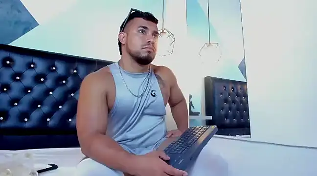 BrianMalonee online show from January 29, 2025, 4:41 pm