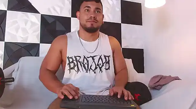 BrianMalonee online show from March 5, 2025, 8:00 pm