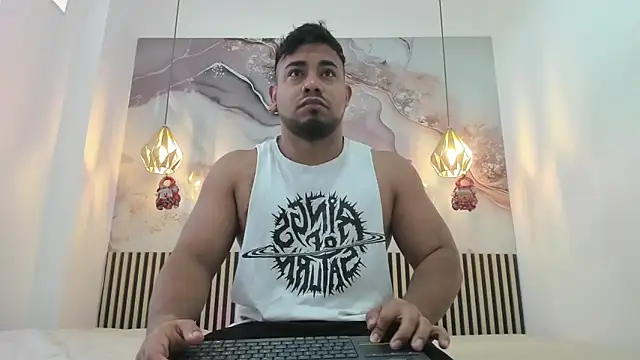 BrianMalonee online show from December 1, 2025, 12:10 pm