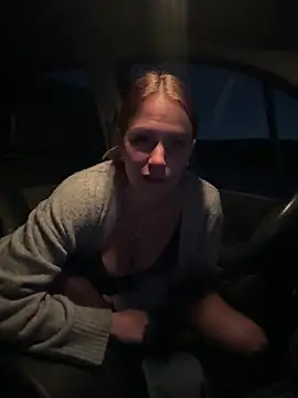 selenaluvv online show from December 23, 2024, 5:43 pm